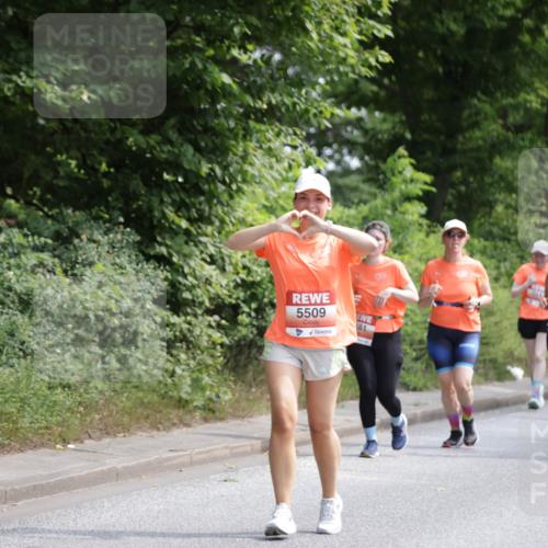 15.06.2025 - REWE Women's Run Jannik Wohlers http://msf.ph/oto/7934204 15.06.2025 10:12:07 Laufen 5509, 181, 5520, 5683 meine-sportfotos.de
