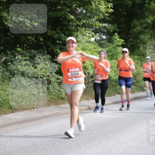 15.06.2025 - REWE Women's Run Jannik Wohlers http://msf.ph/oto/7934255 15.06.2025 10:12:07 Laufen 5509, 5181, 5683, 5564 meine-sportfotos.de