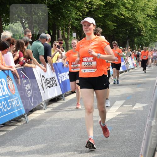 15.06.2025 - REWE Women's Run Strokosch-Dieckow http://msf.ph/oto/7934264 15.06.2025 11:07:24 Ziel 5125, 5254, 5563, 5642, 5676 meine-sportfotos.de