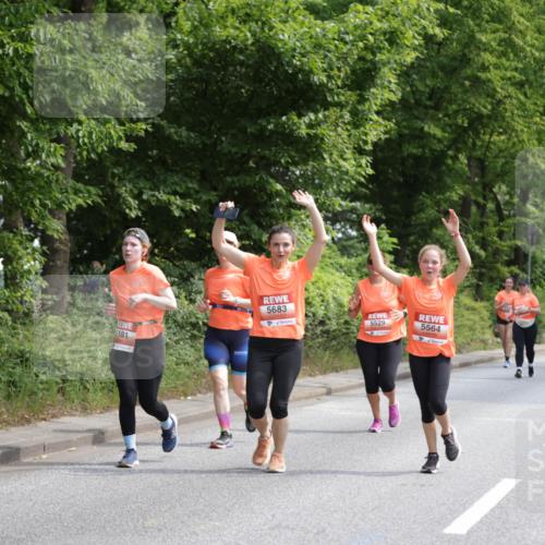 15.06.2025 - REWE Women's Run Jannik Wohlers http://msf.ph/oto/7934268 15.06.2025 10:12:10 Laufen 5683, 5529, 5564, 5181 meine-sportfotos.de