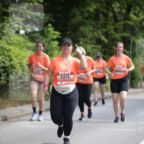 15.06.2025 - REWE Women's Run Jannik Wohlers http://msf.ph/oto/7934390 15.06.2025 10:12:17 Laufen 5340, 5376, 5379, 5391 meine-sportfotos.de