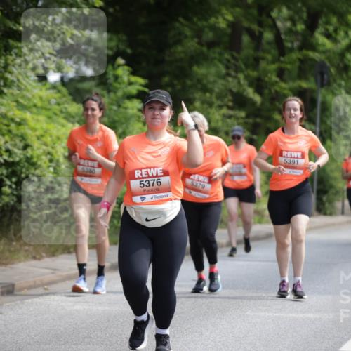 15.06.2025 - REWE Women's Run Jannik Wohlers http://msf.ph/oto/7934393 15.06.2025 10:12:17 Laufen 5340, 5376, 5379, 5391 meine-sportfotos.de