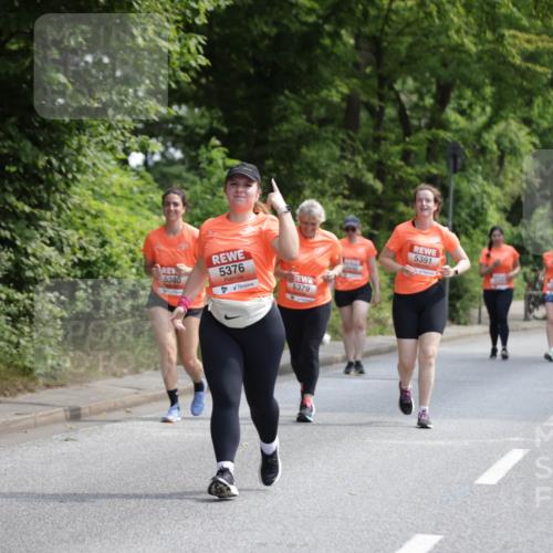15.06.2025 - REWE Women's Run Jannik Wohlers http://msf.ph/oto/7934406 15.06.2025 10:12:18 Laufen 5, 5380, 5376, 5379, 5391 meine-sportfotos.de
