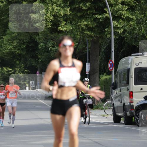 15.06.2025 - REWE Women's Run Jannik Wohlers http://msf.ph/oto/7934409 15.06.2025 08:37:46 Laufen 10875, 10129 meine-sportfotos.de