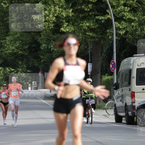 15.06.2025 - REWE Women's Run Jannik Wohlers http://msf.ph/oto/7934413 15.06.2025 08:37:46 Laufen 3, 10129, 108 meine-sportfotos.de
