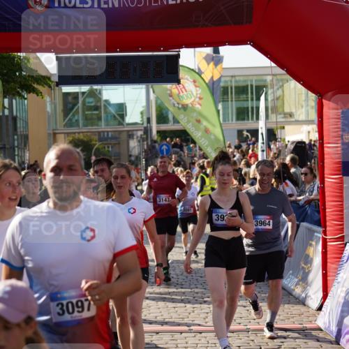 13.06.2025 - Holstenköstenlauf Felixshl http://msf.ph/oto/7934465 13.06.2025 18:03:46 Laufen 2017, 2633, 2666, 2711, 2857, 2859, 2886, 2946, 3091, 3092, 3097, 3147, 3202, 3204, 3263, 3596, 3598, 3611, 3612, 3799, 3837, 3902, 3903, 3920, 3964 meine-sportfotos.de