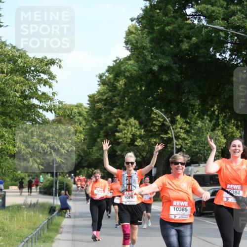 15.06.2025 - REWE Women's Run Jannik Wohlers http://msf.ph/oto/7934506 15.06.2025 09:52:12 Laufen 10018, 108, 10335, 10385, 0384 meine-sportfotos.de