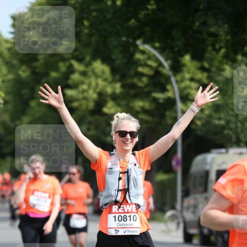 15.06.2025 - REWE Women's Run Jannik Wohlers http://msf.ph/oto/7934540 15.06.2025 09:52:13 Laufen 10810 meine-sportfotos.de