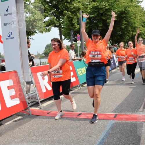 15.06.2025 - REWE Women's Run Strokosch-Dieckow http://msf.ph/oto/7934589 15.06.2025 11:07:44 Ziel 5014, 5016, 5052, 5109, 5144, 5174, 5200, 5278, 5358, 5479, 5548, 5560 meine-sportfotos.de