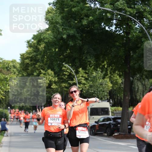 15.06.2025 - REWE Women's Run Jannik Wohlers http://msf.ph/oto/7934622 15.06.2025 09:52:20 Laufen 10671, 10345 meine-sportfotos.de
