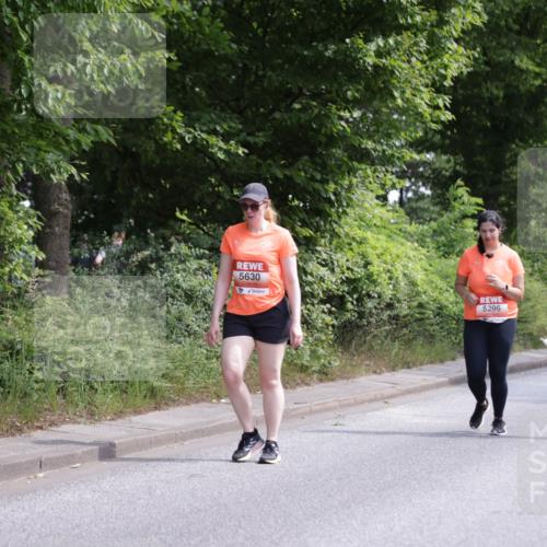15.06.2025 - REWE Women's Run Jannik Wohlers http://msf.ph/oto/7934675 15.06.2025 10:12:26 Laufen 5630, 5296, 5541 meine-sportfotos.de