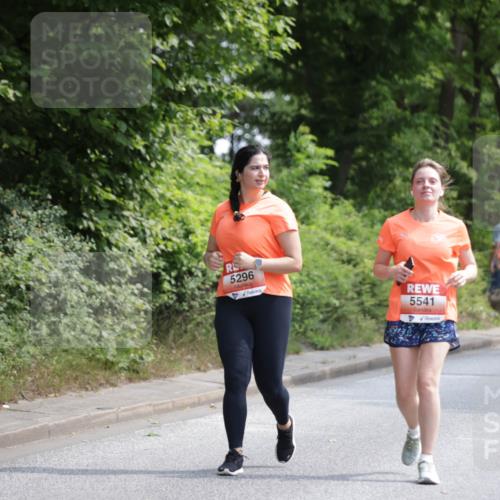 15.06.2025 - REWE Women's Run Jannik Wohlers http://msf.ph/oto/7934688 15.06.2025 10:12:27 Laufen 5630, 5296, 5541, 5409 meine-sportfotos.de