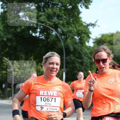 15.06.2025 - REWE Women's Run Jannik Wohlers http://msf.ph/oto/7934696 15.06.2025 09:52:23 Laufen 10671, 1071, 10345 meine-sportfotos.de