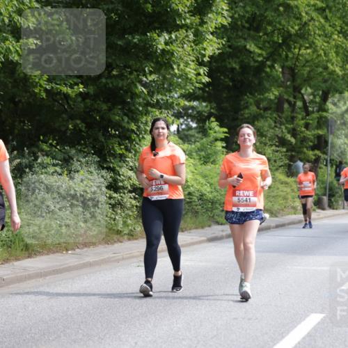 15.06.2025 - REWE Women's Run Jannik Wohlers http://msf.ph/oto/7934725 15.06.2025 10:12:27 Laufen 5630, 5296, 5541 meine-sportfotos.de