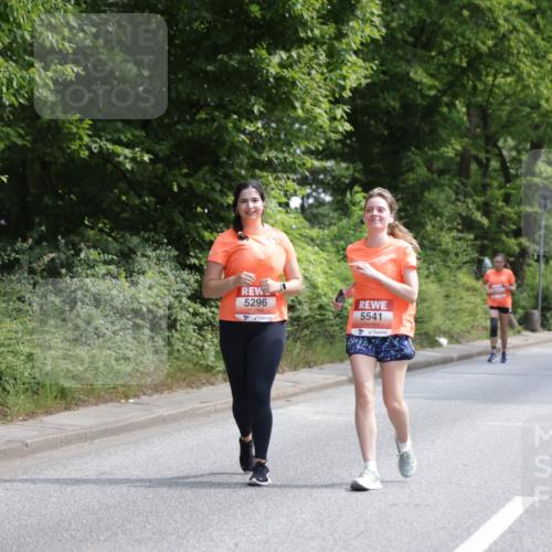 15.06.2025 - REWE Women's Run Jannik Wohlers http://msf.ph/oto/7934785 15.06.2025 10:12:28 Laufen 5630, 5296, 5541 meine-sportfotos.de