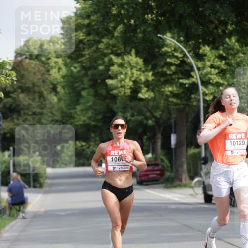 15.06.2025 - REWE Women's Run Jannik Wohlers http://msf.ph/oto/7934788 15.06.2025 08:37:53 Laufen 108, 10129 meine-sportfotos.de