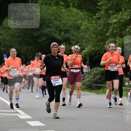15.06.2025 - REWE Women's Run Dr. Thomas Lammeyer http://msf.ph/oto/7934823 15.06.2025 09:18:51 Laufen 10305, 10847, 10251 meine-sportfotos.de