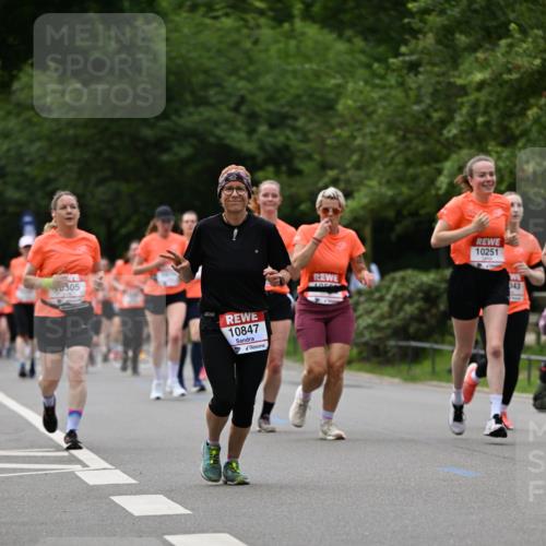 15.06.2025 - REWE Women's Run Dr. Thomas Lammeyer http://msf.ph/oto/7934830 15.06.2025 09:18:51 Laufen 10847, 10251 meine-sportfotos.de