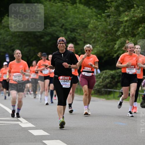 15.06.2025 - REWE Women's Run Dr. Thomas Lammeyer http://msf.ph/oto/7934838 15.06.2025 09:18:51 Laufen 10305, 10847, 10251 meine-sportfotos.de