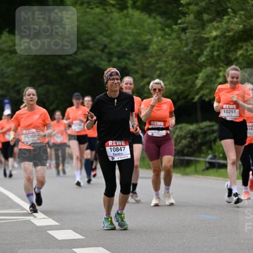 15.06.2025 - REWE Women's Run Dr. Thomas Lammeyer http://msf.ph/oto/7934849 15.06.2025 09:18:51 Laufen 10305, 10847, 10251, 343 meine-sportfotos.de