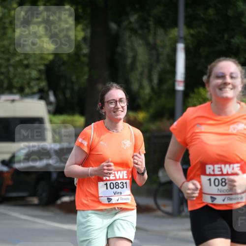 15.06.2025 - REWE Women's Run Jannik Wohlers http://msf.ph/oto/7934858 15.06.2025 09:52:39 Laufen 10831, 108 meine-sportfotos.de