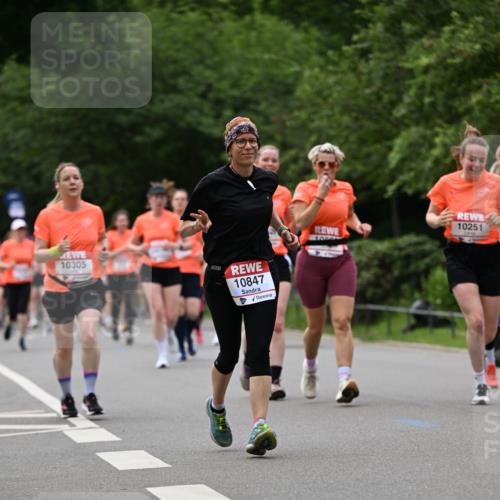 15.06.2025 - REWE Women's Run Dr. Thomas Lammeyer http://msf.ph/oto/7934861 15.06.2025 09:18:51 Laufen 10305, 10847, 1000, 10251 meine-sportfotos.de