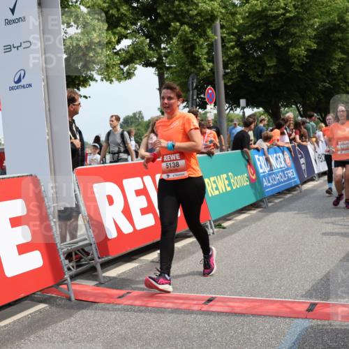 15.06.2025 - REWE Women's Run Strokosch-Dieckow http://msf.ph/oto/7934875 15.06.2025 11:07:58 Ziel 5050, 5138, 5181, 5231, 5350, 5351, 5357, 5509, 5603, 5634 meine-sportfotos.de