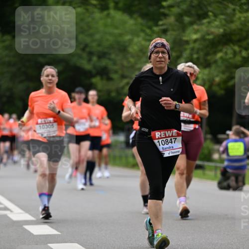 15.06.2025 - REWE Women's Run Dr. Thomas Lammeyer http://msf.ph/oto/7934918 15.06.2025 09:18:52 Laufen 10305, 10847 meine-sportfotos.de