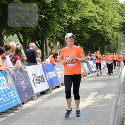 15.06.2025 - REWE Women's Run Strokosch-Dieckow http://msf.ph/oto/7935004 15.06.2025 11:08:19 Ziel 5135, 5643 meine-sportfotos.de