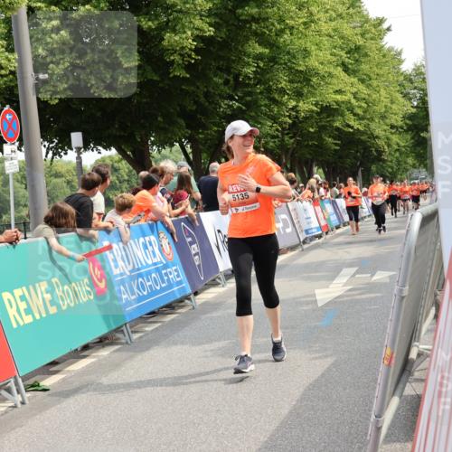 15.06.2025 - REWE Women's Run Strokosch-Dieckow http://msf.ph/oto/7935033 15.06.2025 11:08:20 Ziel 5135, 5643 meine-sportfotos.de