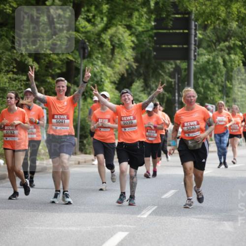 15.06.2025 - REWE Women's Run Jannik Wohlers http://msf.ph/oto/7935146 15.06.2025 10:12:42 Laufen 08, 5094, 5041, 5039, 5193, 095, 5215, 5040, 5414, 5108 meine-sportfotos.de