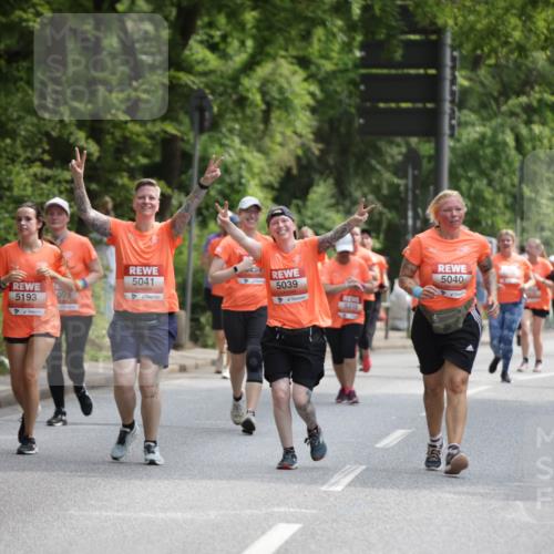 15.06.2025 - REWE Women's Run Jannik Wohlers http://msf.ph/oto/7935174 15.06.2025 10:12:42 Laufen 5094, 5193, 25, 5041, 095, 5039, 5215, 5040, 470, 5190 meine-sportfotos.de