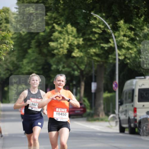15.06.2025 - REWE Women's Run Jannik Wohlers http://msf.ph/oto/7935207 15.06.2025 08:40:21 Laufen 1023, 10450 meine-sportfotos.de