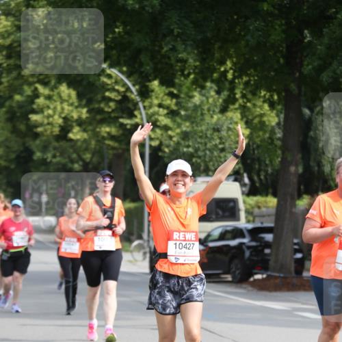 15.06.2025 - REWE Women's Run Jannik Wohlers http://msf.ph/oto/7935215 15.06.2025 09:52:59 Laufen 10427 meine-sportfotos.de