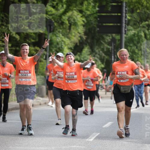 15.06.2025 - REWE Women's Run Jannik Wohlers http://msf.ph/oto/7935218 15.06.2025 10:12:42 Laufen 5193, 5095, 5041, 10, 45, 5039, 5215, 50 meine-sportfotos.de