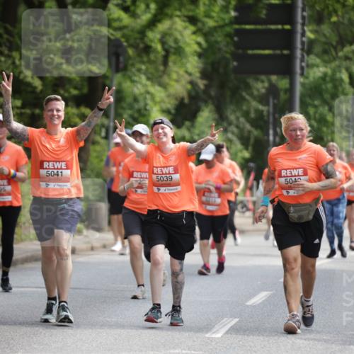 15.06.2025 - REWE Women's Run Jannik Wohlers http://msf.ph/oto/7935226 15.06.2025 10:12:43 Laufen 5193, 5095, 5041, 5039, 504, 4215 meine-sportfotos.de