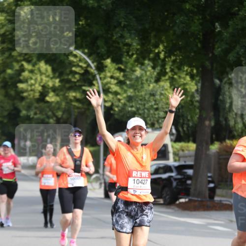 15.06.2025 - REWE Women's Run Jannik Wohlers http://msf.ph/oto/7935228 15.06.2025 09:52:59 Laufen 10005, 10427 meine-sportfotos.de