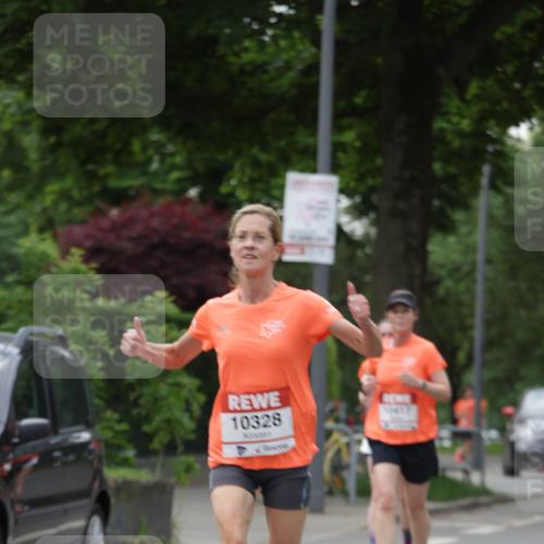 15.06.2025 - REWE Women's Run Jannik Wohlers http://msf.ph/oto/7935257 15.06.2025 08:25:55 Laufen 10328 meine-sportfotos.de