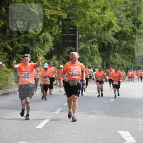 15.06.2025 - REWE Women's Run Jannik Wohlers http://msf.ph/oto/7935328 15.06.2025 10:12:45 Laufen 5193, 5041, 5039, 5215, 5040 meine-sportfotos.de