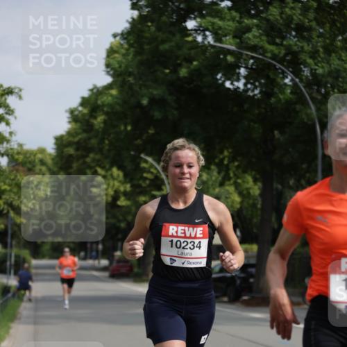 15.06.2025 - REWE Women's Run Jannik Wohlers http://msf.ph/oto/7935357 15.06.2025 08:40:24 Laufen 10234, 1 meine-sportfotos.de