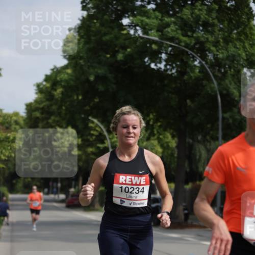 15.06.2025 - REWE Women's Run Jannik Wohlers http://msf.ph/oto/7935365 15.06.2025 08:40:24 Laufen 10234 meine-sportfotos.de