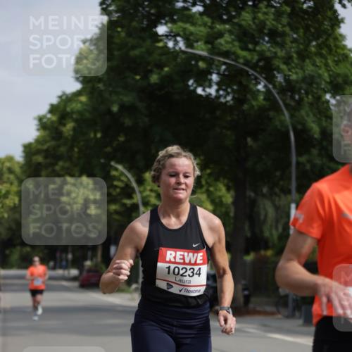 15.06.2025 - REWE Women's Run Jannik Wohlers http://msf.ph/oto/7935369 15.06.2025 08:40:24 Laufen 10234 meine-sportfotos.de