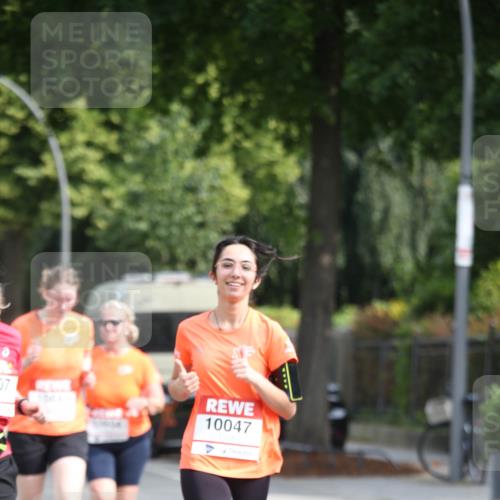 15.06.2025 - REWE Women's Run Jannik Wohlers http://msf.ph/oto/7935376 15.06.2025 09:53:05 Laufen 07, 10047 meine-sportfotos.de