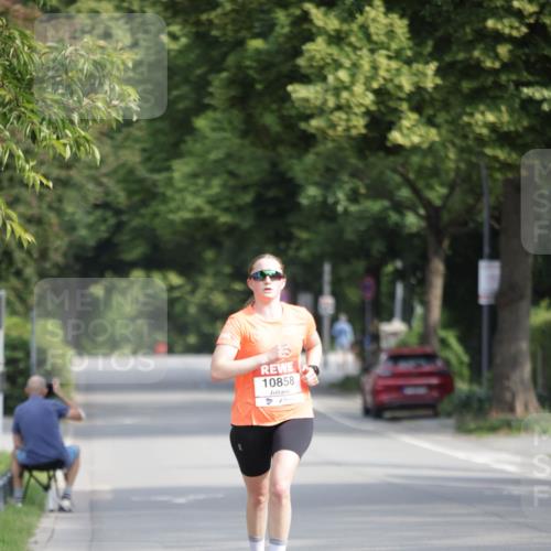 15.06.2025 - REWE Women's Run Jannik Wohlers http://msf.ph/oto/7935401 15.06.2025 08:40:27 Laufen 10858 meine-sportfotos.de
