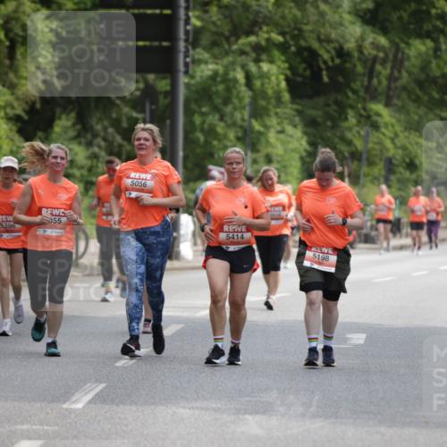 15.06.2025 - REWE Women's Run Jannik Wohlers http://msf.ph/oto/7935405 15.06.2025 10:12:49 Laufen 5215, 5396, 55, 5056, 5658, 5414, 5198 meine-sportfotos.de
