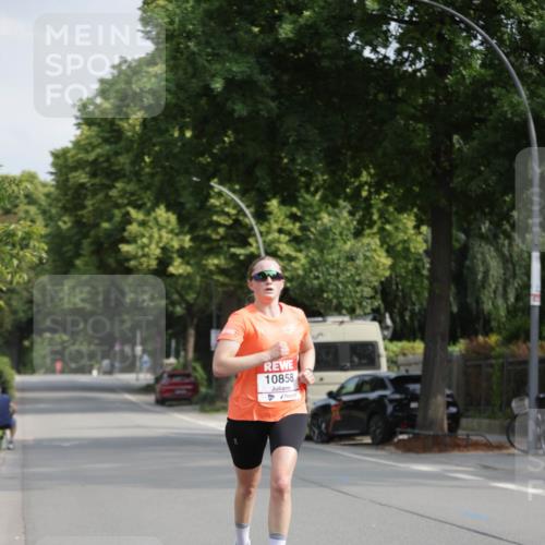 15.06.2025 - REWE Women's Run Jannik Wohlers http://msf.ph/oto/7935419 15.06.2025 08:40:30 Laufen 10858 meine-sportfotos.de