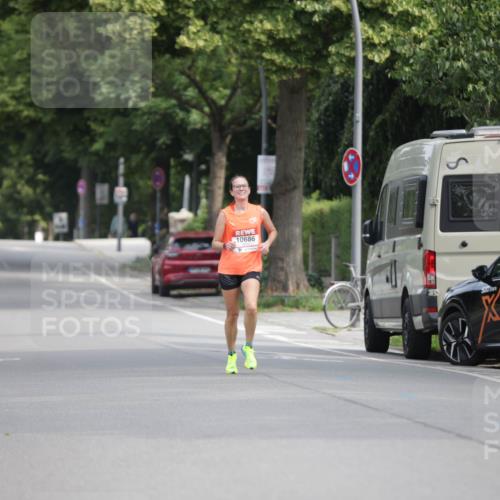 15.06.2025 - REWE Women's Run Jannik Wohlers http://msf.ph/oto/7935490 15.06.2025 08:41:06 Laufen 10686 meine-sportfotos.de