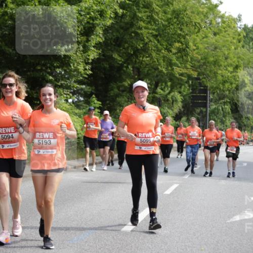 15.06.2025 - REWE Women's Run Jannik Wohlers http://msf.ph/oto/7935497 15.06.2025 10:12:51 Laufen 59, 5094, 5193, 5178, 5095, 5414 meine-sportfotos.de