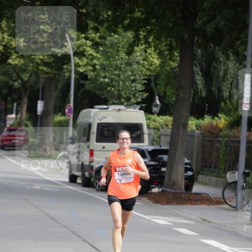 15.06.2025 - REWE Women's Run Jannik Wohlers http://msf.ph/oto/7935513 15.06.2025 08:41:10 Laufen 1065, 311 meine-sportfotos.de