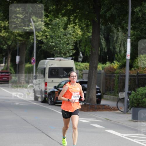 15.06.2025 - REWE Women's Run Jannik Wohlers http://msf.ph/oto/7935544 15.06.2025 08:41:11 Laufen 10686 meine-sportfotos.de